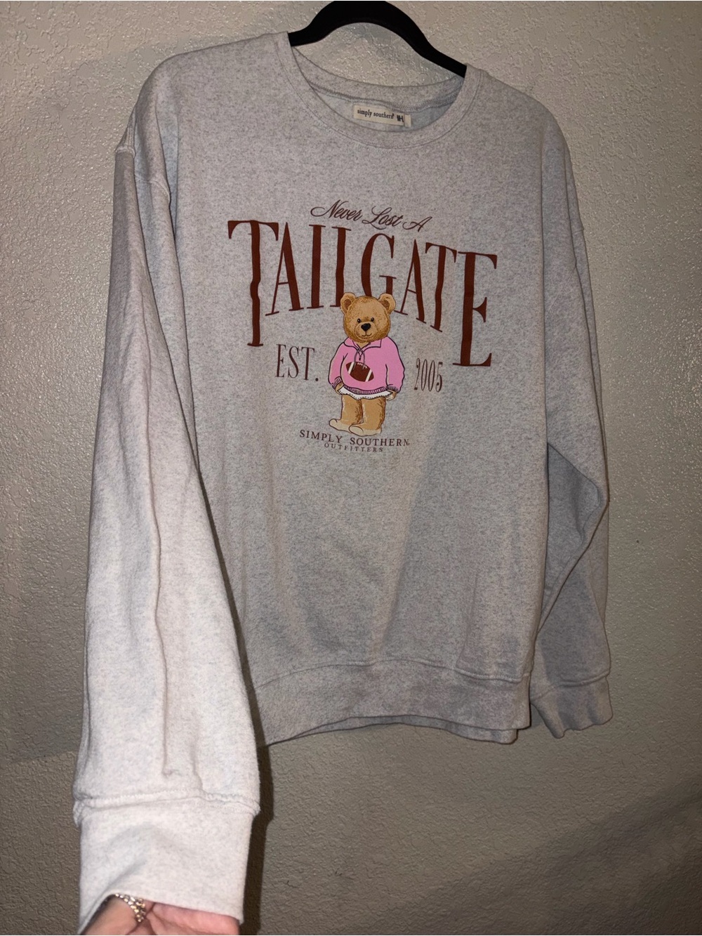 🏈🧸EUC Simply Southern "Never Lost a Tailgate🏈🧸Crewneck Sweatshirt" Lt. Gray🩶M-L - Picture 7 of 10